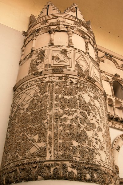 De ingang van het Nationaal Museum, dat de monumentale poort naar Qasr al-Hayr al-Gharbi omvat, een van de beroemdste Omajjadenkastelen, oude stad Damascus (Unesco Werelderfgoedlijst) door Syrian School