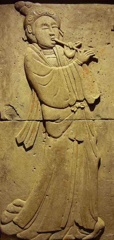 Terracotta stele met muzikant, Tang-dynastie (618-907), ontdekt in de provincie Shaanxi, Steles Forest Museum in Xian. Fotografie, Leonard de Selva, China, 2006 door Tang Dynasty Chinese School