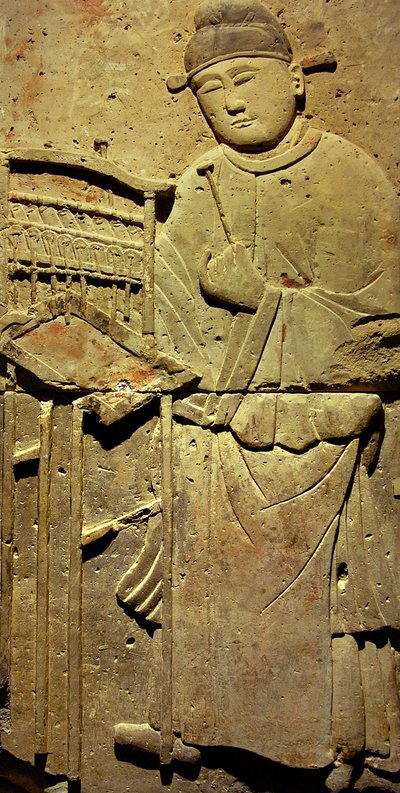 Terracotta stele met muzikant, Tang-dynastie door Tang Dynasty Chinese School