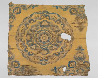 Textiel met bloemmedaillon door Tang Dynasty Chinese School