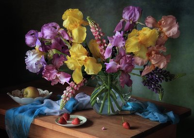 Verse irissen en fruit door Tatyana Skorokhod