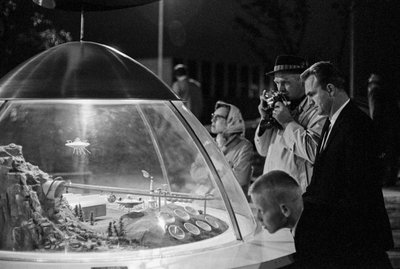 Modelweergave van toekomstig transportconcept op de Wereldtentoonstelling van Seattle door Ted Spiegel