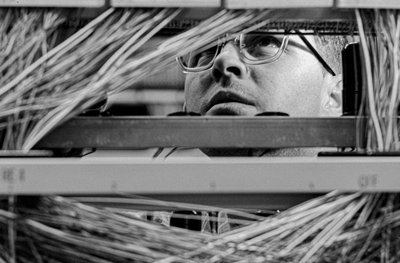 Onderhoud van telefoonapparatuur bij PacTel, ook bekend als Pacific Telephone, in Bellingham door Ted Spiegel
