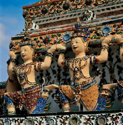 Kariatiden van de tempel Wat Arun door Thai School