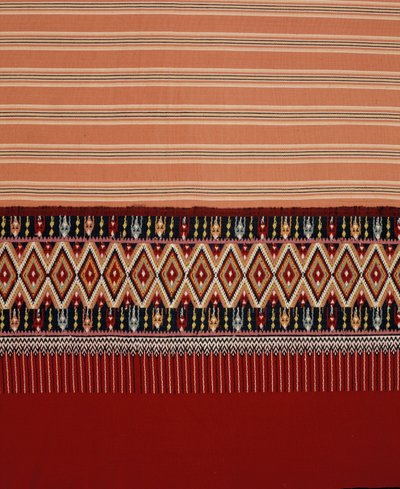 Lanna Tai Yuan-stof met diamantvormige Jok, Mae Chaem, Noord-Thailand (textiel) door Thai School