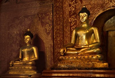 De Boeddha Sihing (brons) door Thai School