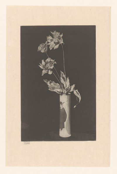 Bloemen in een vaas met Chinese motieven door Théodore Roussel (signed by artist)
