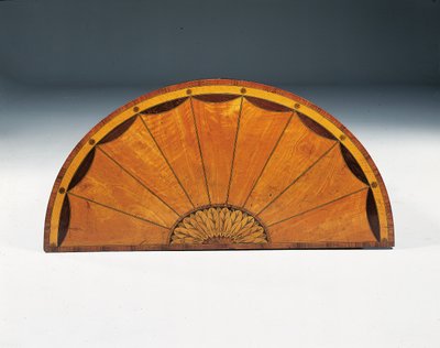 George III marqueterie demi-lune commode, c.1760-79 door Thomas (attr.to) Chippendale