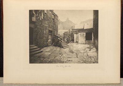 Close nr. 267 High Street door Thomas Annan