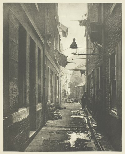 Close No. 80 High Street door Thomas Annan