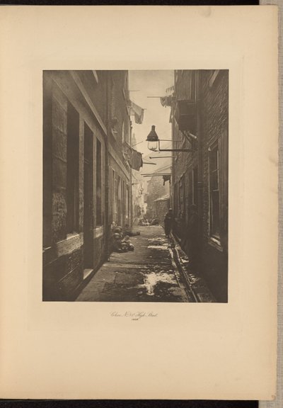 Close nr. 80 High Street door Thomas Annan