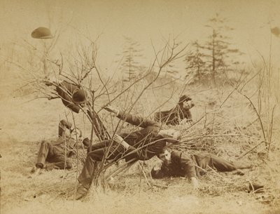 [Vier mannelijke studenten die al fresco liggen]. door Thomas Eakins