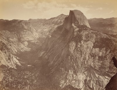 [De halve koepel vanaf Glacier Point, Yosemite]. door Thomas Houseworth and Company