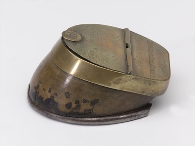 Inktpot van paardenhoef behorend tot Kapitein William Tyrwhitt Drake, Royal Horse Guards, ca. 1829 door Thomas Lee