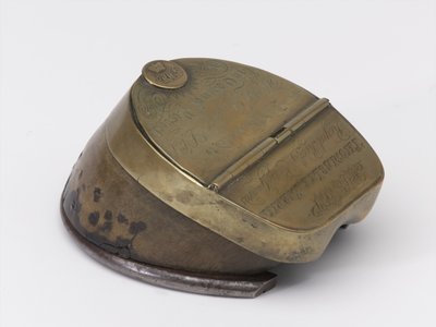 Inktpot van paardenhoef behorend tot Kapitein William Tyrwhitt Drake, Royal Horse Guards, ca.1829 door Thomas Lee