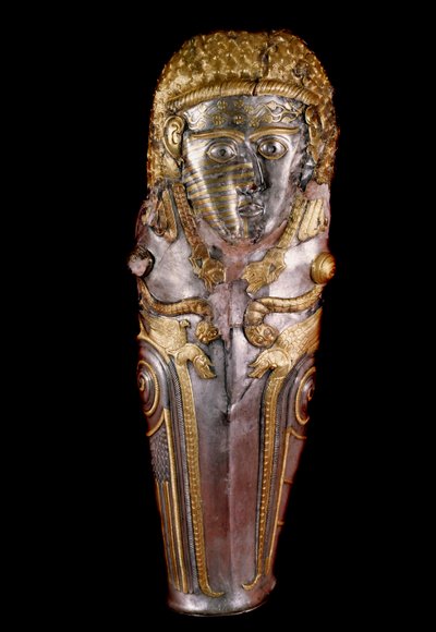 Thracische kunst: gouden en zilveren cnemide gebruikt voor scheenbescherming door Thracian Thracian