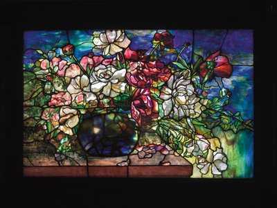 Een "pioenroos" raam uit het Darius Goff House, Pawtucket, Rhode Island, c.1893 door Tiffany Studios