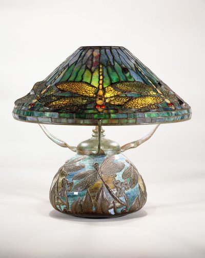 Een Tiffany Studios libelle tafellamp door Tiffany and Company