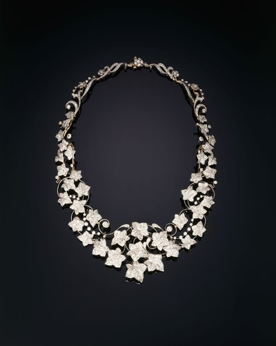 Een antieke diamanten klimopketting door Tiffany and Company