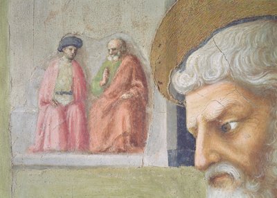 St. Peter geneest een kreupele en de opwekking van Tabitha, detail van het hoofd van St. Peter met twee zittende figuren in de verte door Tommaso Masolino da Panicale