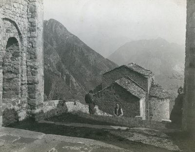 Abdij van San Pietro al Monte, Civate, Lombardije, Italië, foto door Ugo Monneret de Villard, circa 1910 door Ugo Monneret de Villard