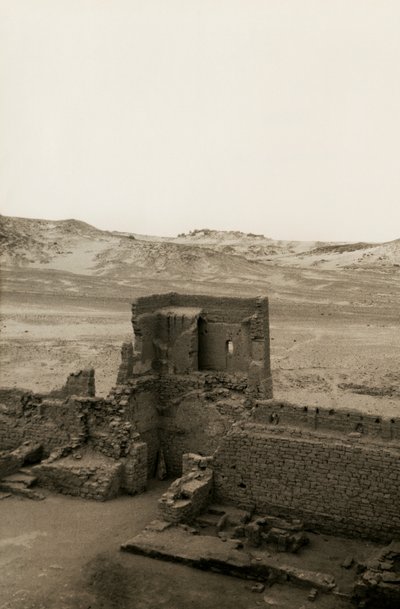 Westelijke toren van het klooster van St Simeon, Aswan, Egypte, foto door Ugo Monneret de Villard door Ugo Monneret de Villard