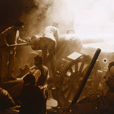155 kanon in actie, Arras, Noord-Frankrijk, 1915 door Unbekannt