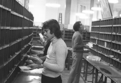 613 1 2a Mail Sorteercentrum rue du Louvre PTT Postkantoor jan 1971 door Unbekannt