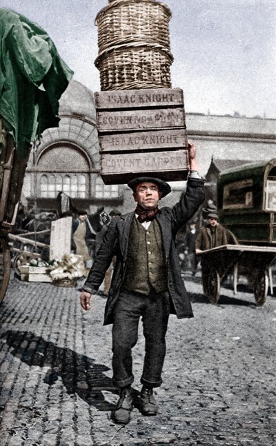 Een Covent Garden marktwerker, Londen, ca. 1922 door Unbekannt