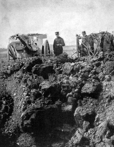 Een Franse batterij van de 75e ontsnapt ternauwernood, Eerste Wereldoorlog, 1915 door Unbekannt