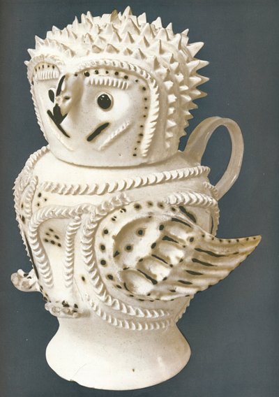 Een zoutglazuur uil gebruikt als een kruik, het hoofd als een beker, c1730-c1755 door Unbekannt