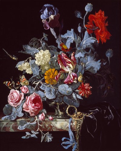 Een vaas met bloemen en een horloge, midden 17e eeuw door Unbekannt