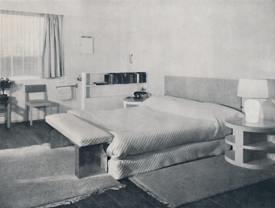 Een slaapkamer in een landhuis, door Duncan Miller, Londen, 1936 door Unbekannt