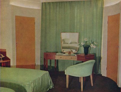 Een slaapkamer in een huis aan Portland Place, ontworpen door Ian Henderson & Co. uit Londen, 1935 door Unbekannt