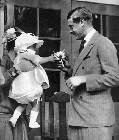 Een boeket voor de Prins van Wales bij Enham Village Centre, 1926 door Unbekannt