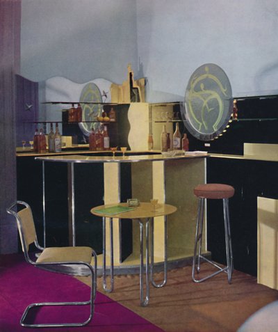 Een cocktailbar door de British Vitrolite Company of London, ontworpen door Kenneth Cheesman, 1935 door Unbekannt