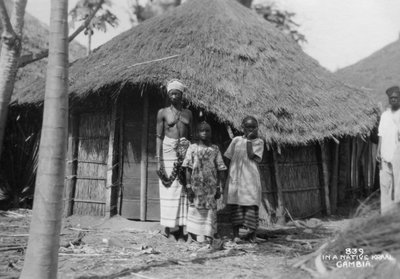 Een familie voor hun huis, Gambia door Unbekannt
