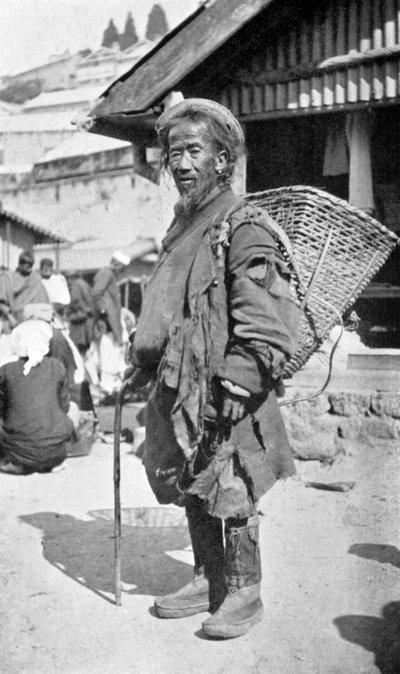 Een inwoner van Darjeeling, West-Bengalen, India, c1910 door Unbekannt