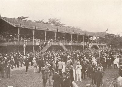 Een deel van de Derby Club Racecourse Enclosure, 1914 door Unbekannt