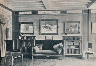 Een kamer in de Parijse residentie van monsieur G. Roucher, met meubels van Maurice Dufrene, c1909 door Unbekannt