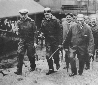 Een koninklijke mijnwerker, ca. 1930s, 1936 door Unbekannt