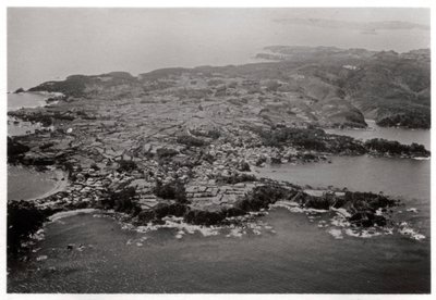 Luchtfoto van Oginohama, Japan, vanuit een Zeppelin, 1929-1933 door Unbekannt