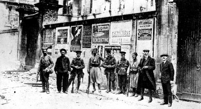 Afrikaanse jager, twee Turcos en drie Britse soldaten, Soissons, Frankrijk, Eerste Wereldoorlog, 1914 door Unbekannt