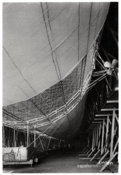 Luchtschip LZ1 Graf Zeppelin in aanbouw, 1899 1933 door Unbekannt
