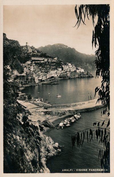 Amalfi - Panoramisch uitzicht door Unbekannt