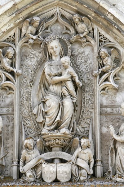 Amboise kasteel kapel timpaan: Maagd en kind, Amboise, Frankrijk door Unbekannt