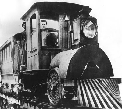 Amerikaanse uitvinder Thomas Alva Edison aan boord van een elektrische spoorweg door Unbekannt