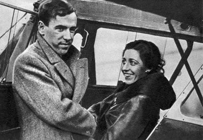 Amy Johnson, Britse vliegenier, op het punt om naar Kaapstad te vertrekken door Unbekannt