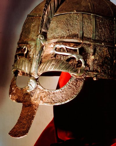 Angelsaksische helm uit de Sutton Hoo Schat door Unbekannt