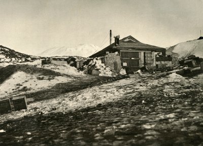 Een ander uitzicht op de hut in de zomer, c1908, 1909 door Unbekannt
